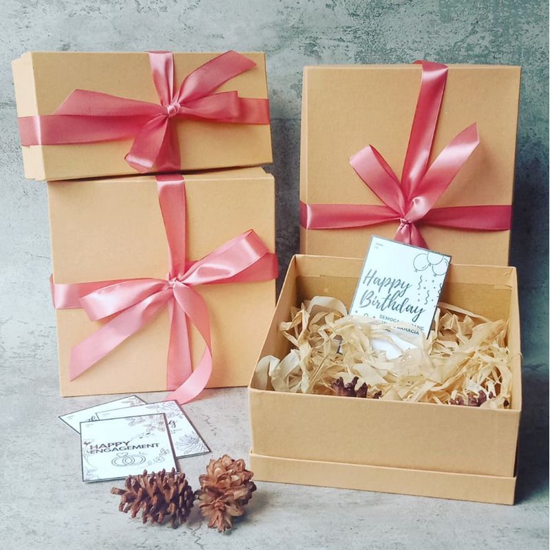 Kardus Hampers